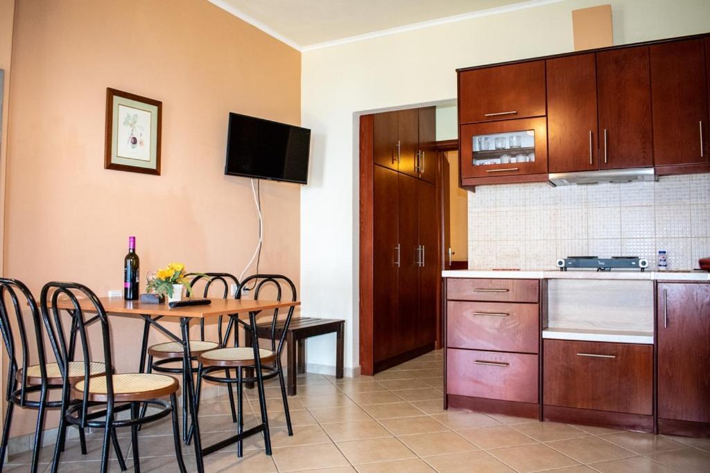 Takis & Eirini Family Apartments 帕拉马 外观 照片