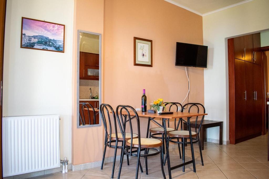 Takis & Eirini Family Apartments 帕拉马 外观 照片