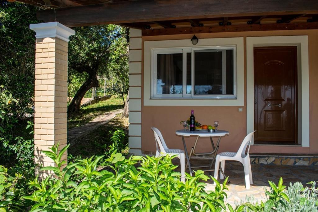 Takis & Eirini Family Apartments 帕拉马 外观 照片