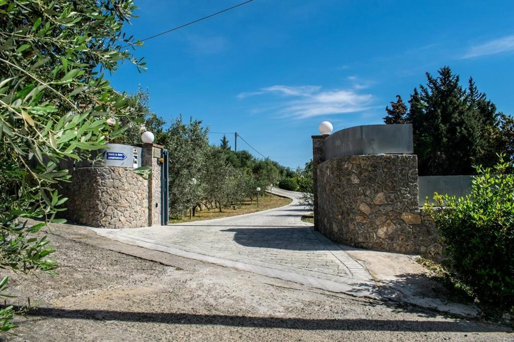 Takis & Eirini Family Apartments 帕拉马 外观 照片